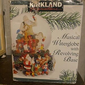 VINTAGE KIRKLAND LARG MUSICAL WATER-GLOBE